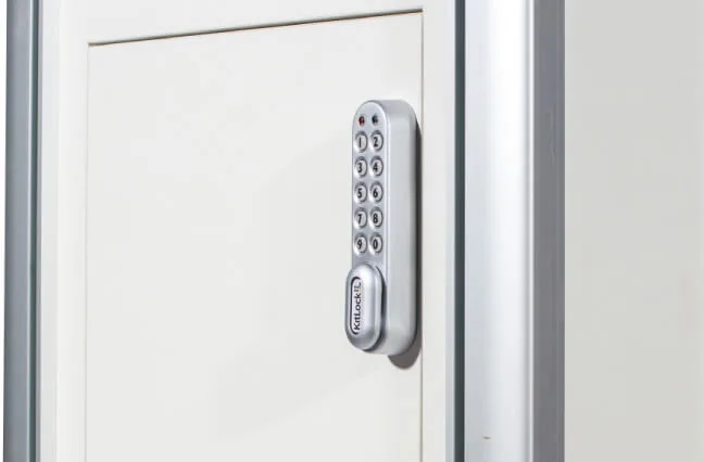 Room Divider locking system